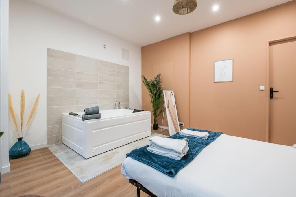 Charmant Cocon Avec Jacuzzi - Bordeaux Centre 外观 照片